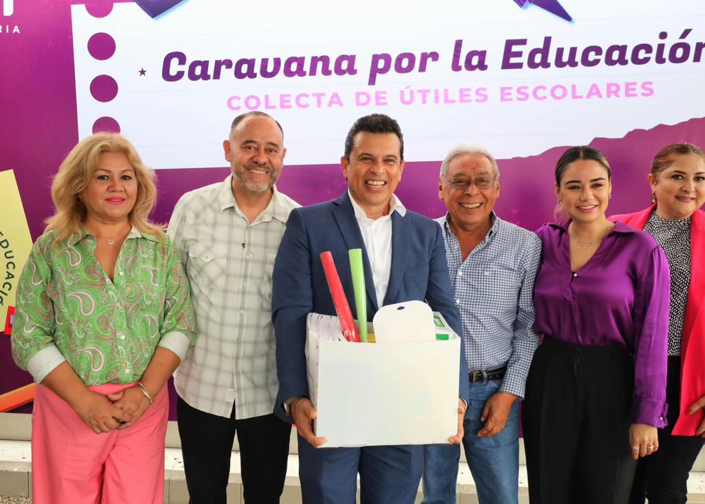 Encabeza presidenta del Sistema DIF Lucy de Gattás la Caravana de Colecta de Útiles Escolares