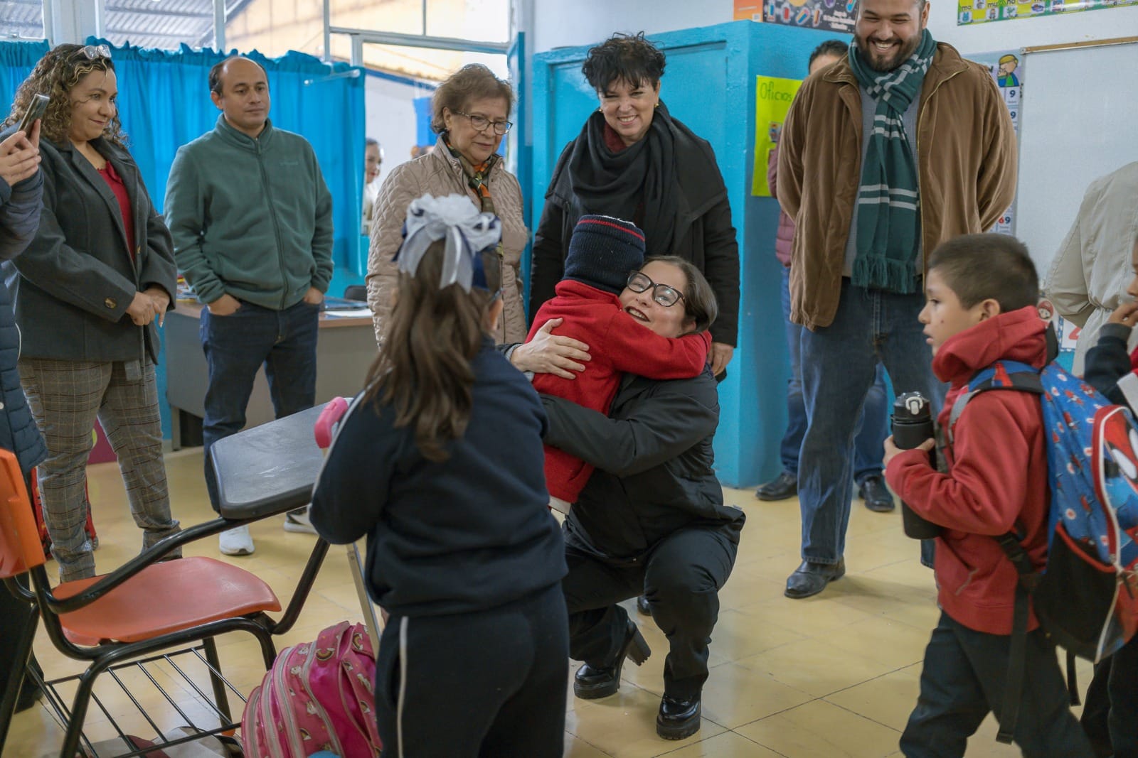 Visita secretaria de Educación escuelas para supervisar obras de infraestructura y dialogar con docentes