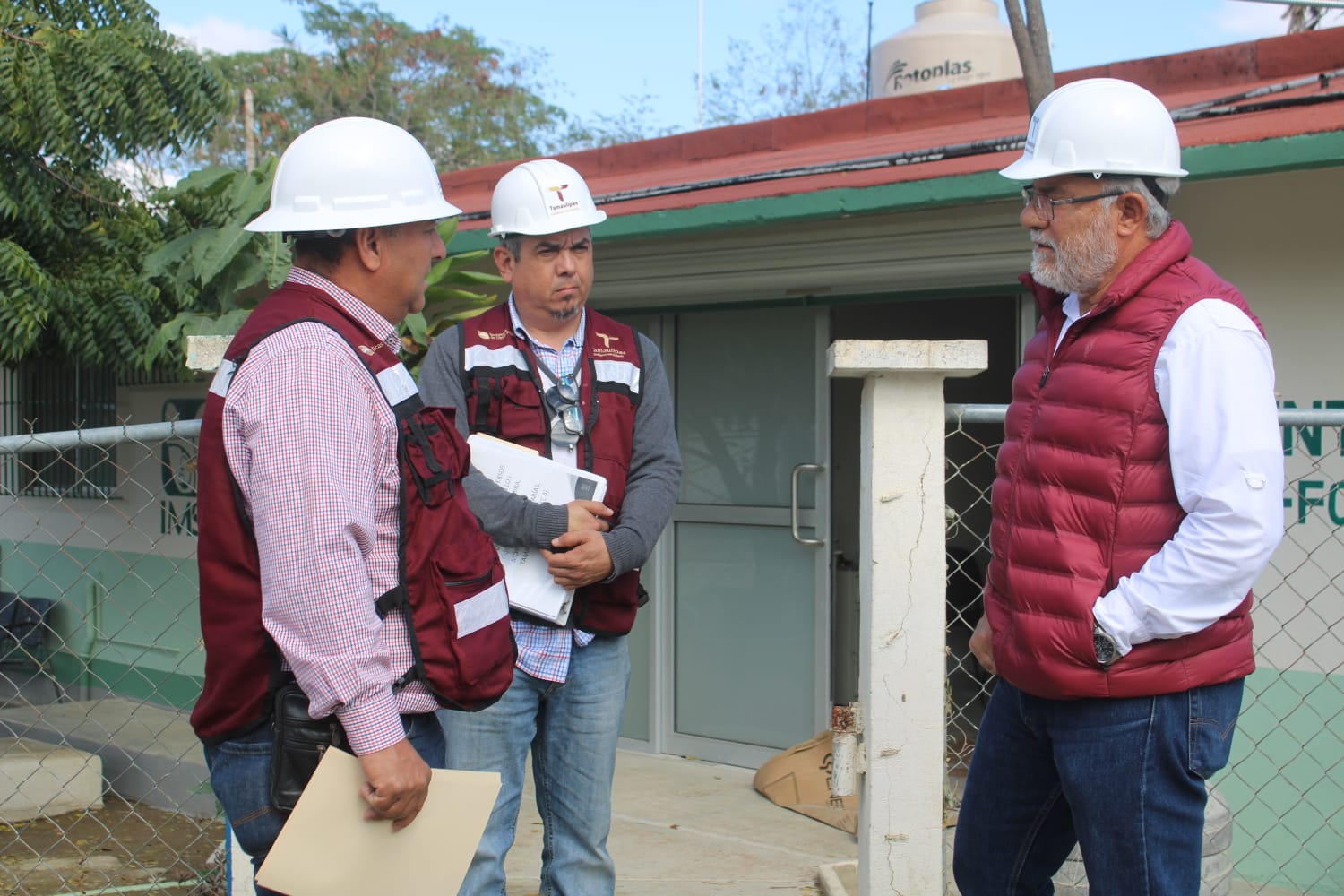 Revisa Obras Públicas trabajos de rehabilitación de Centros de Salud en Antiguo Morelos