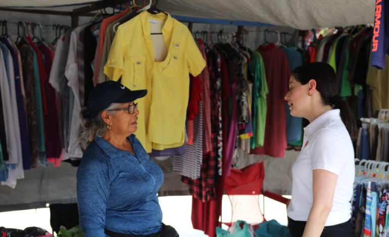 Comerciantes van con Mayra Benavides