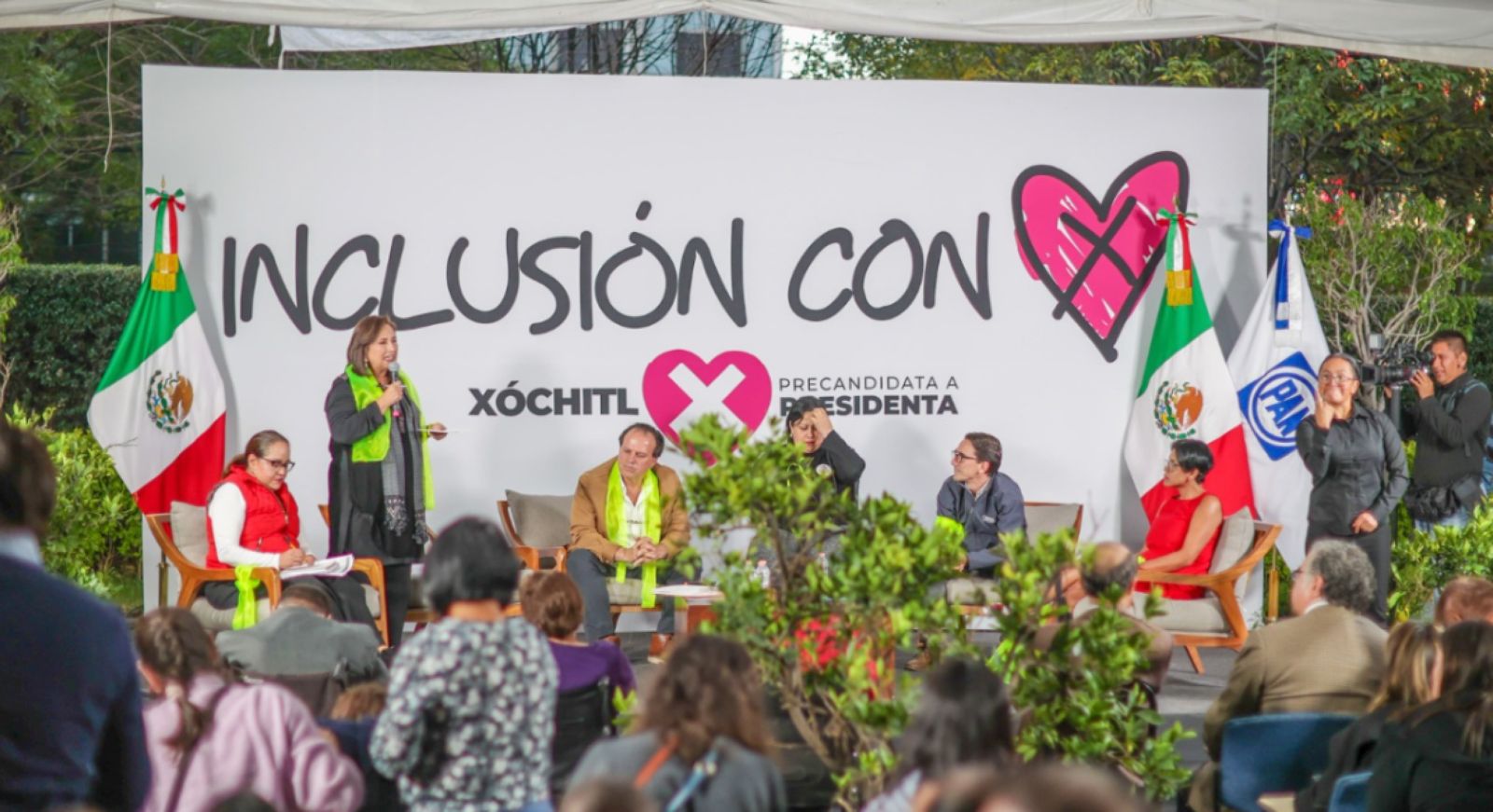 Propone Xóchitl apoyos a personas con discapacidad