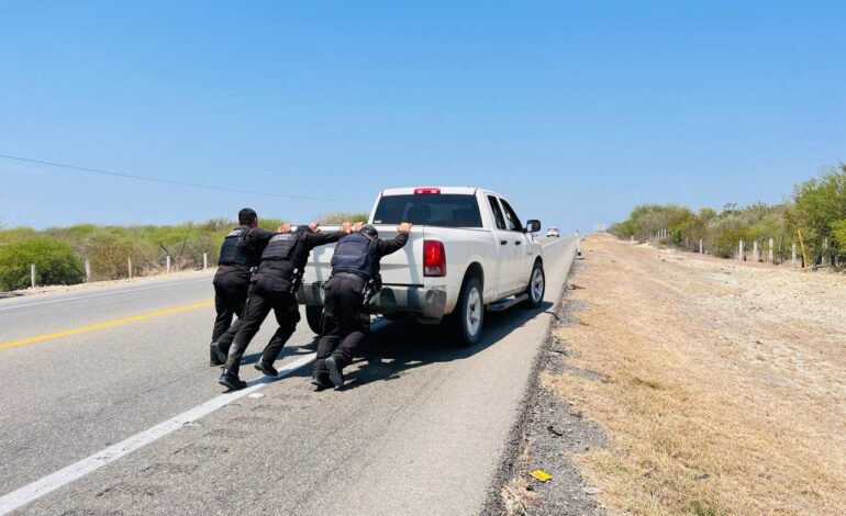 Guardia Estatal apoya a automovilistas ante fallas mecánicas