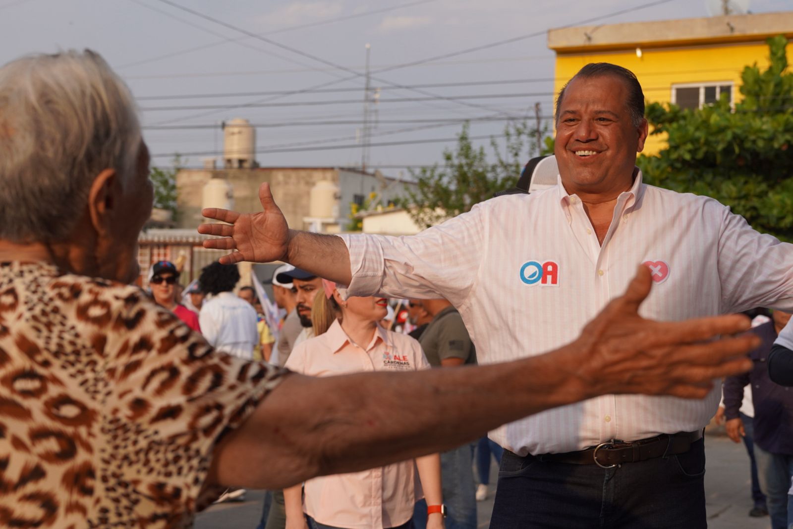 Cierra Almaraz 1ra semana punteando en encuestas y en los corazones victorenses