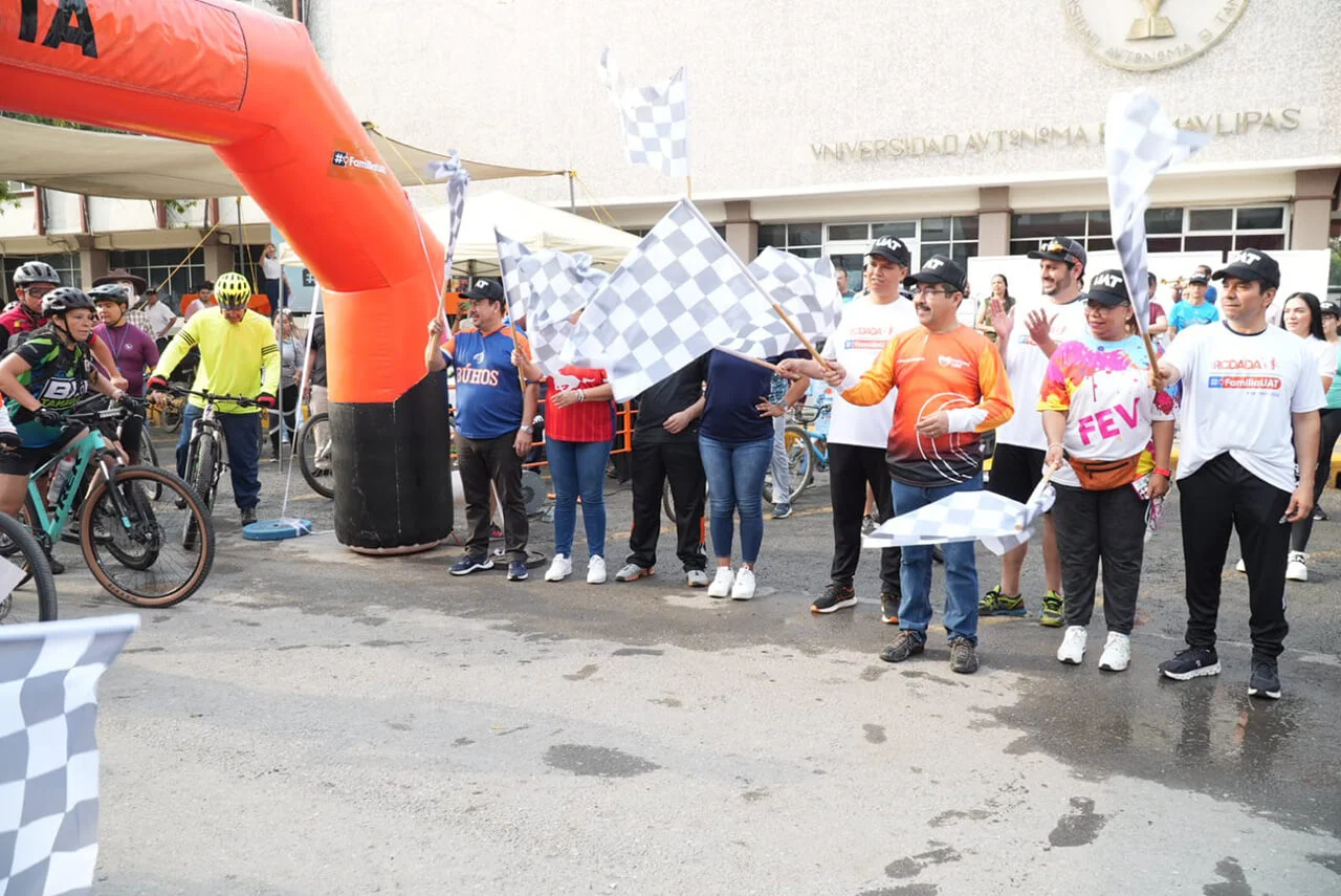 Celebra la UAT con gran éxito rodada deportiva familiar