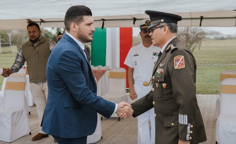 Asiste el alcalde Alberto Granados a la toma de posesión del General Brigadier Luis Victoria Corte como nuevo comandante de la Guarnición Militar en Matamoros