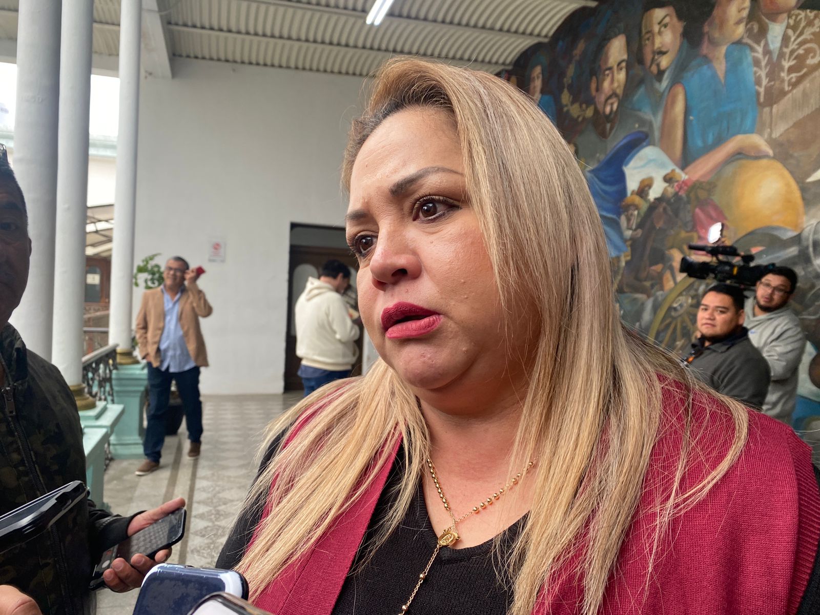 Denuncias contra exfuncionarios municipales siguen en trámite, asegura Contralora de Victoria