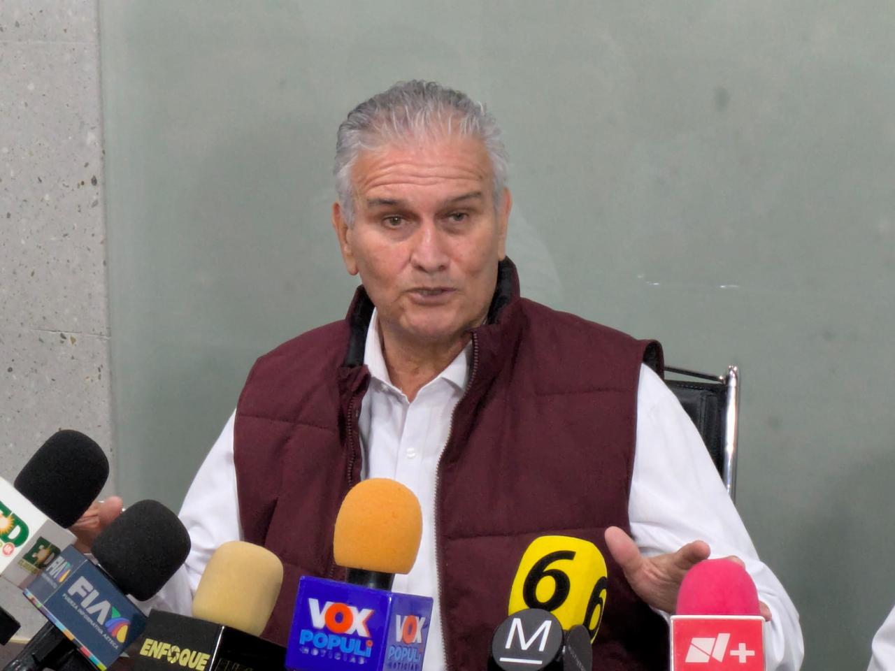 Secretario de Salud de Tamaulipas defiende proceso de adjudicación de equipo médico