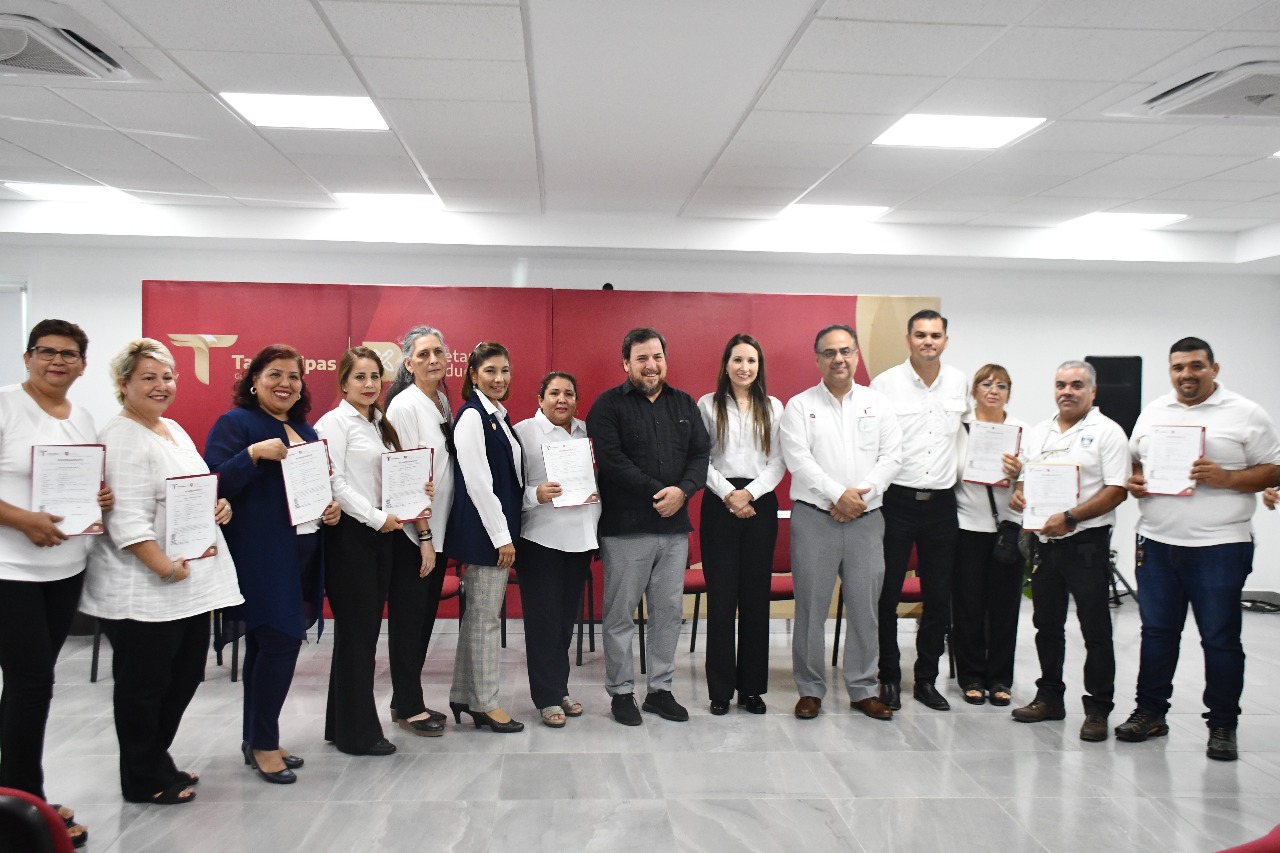 Entregan Nombramientos a Docentes de Escuelas Normales en Tamaulipas