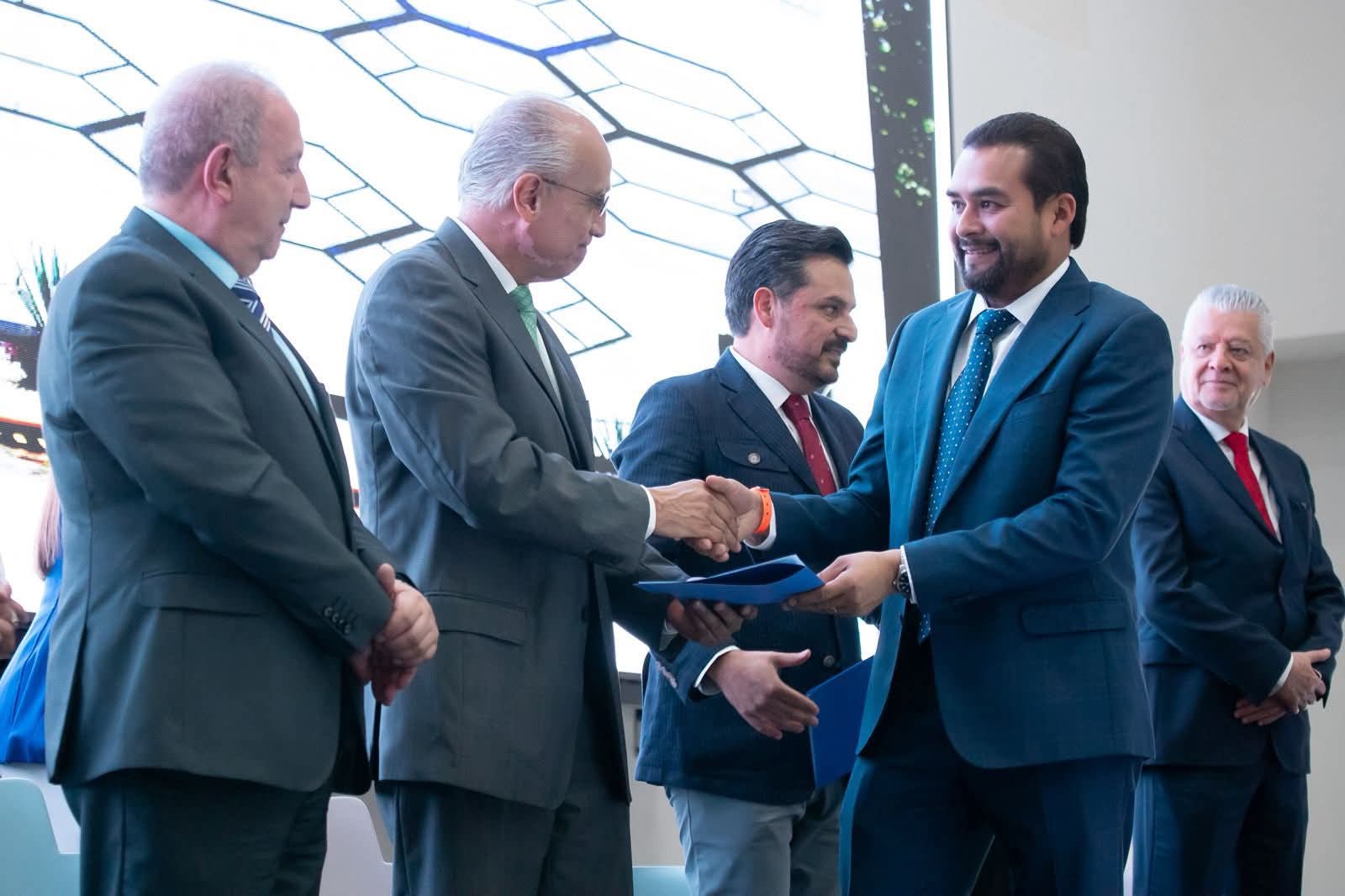 Recibe reconocimiento SNTSS sección X Tamaulipas