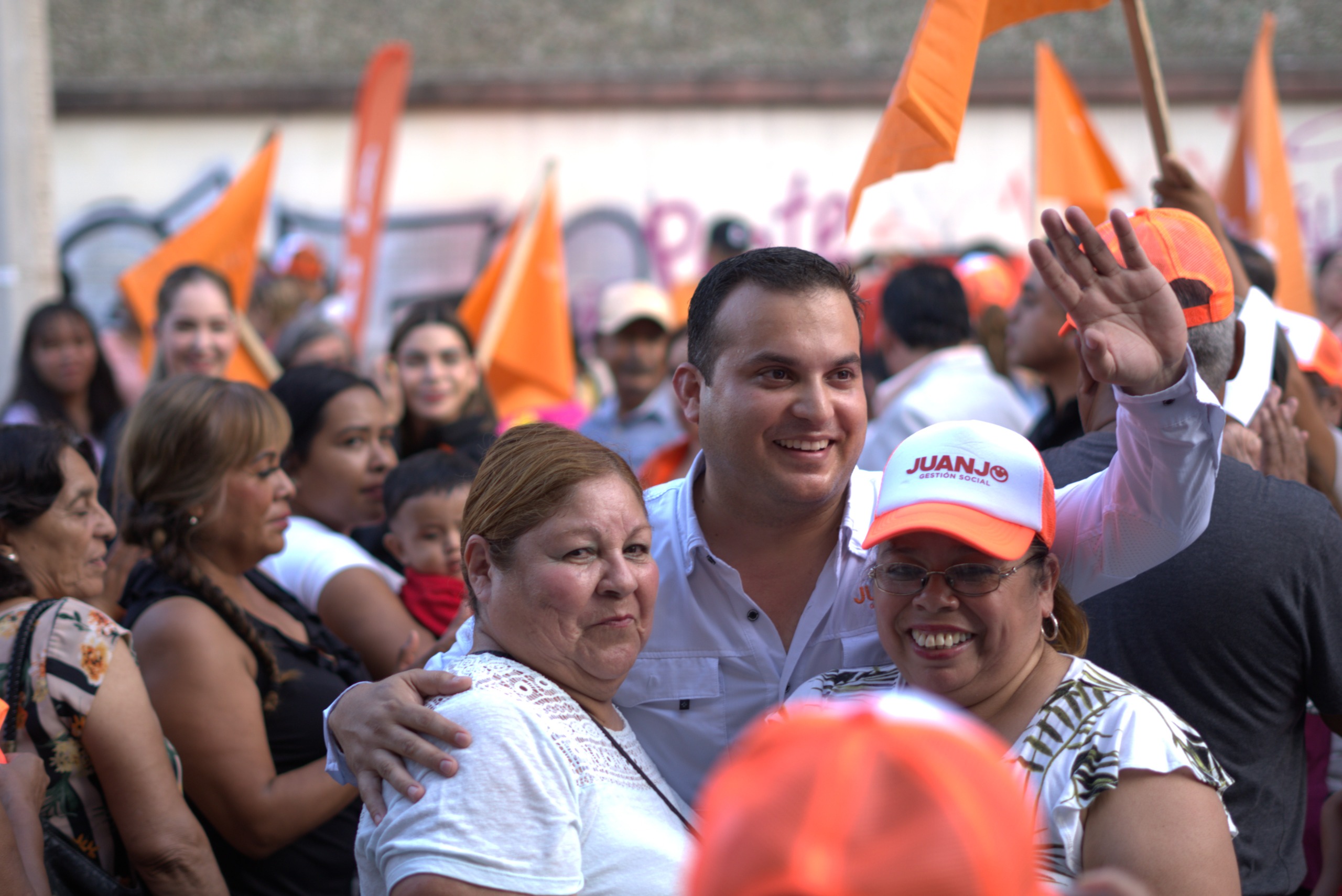Juanjo Salazar arranca con fuerza: “Levanto la mano por Victoria”