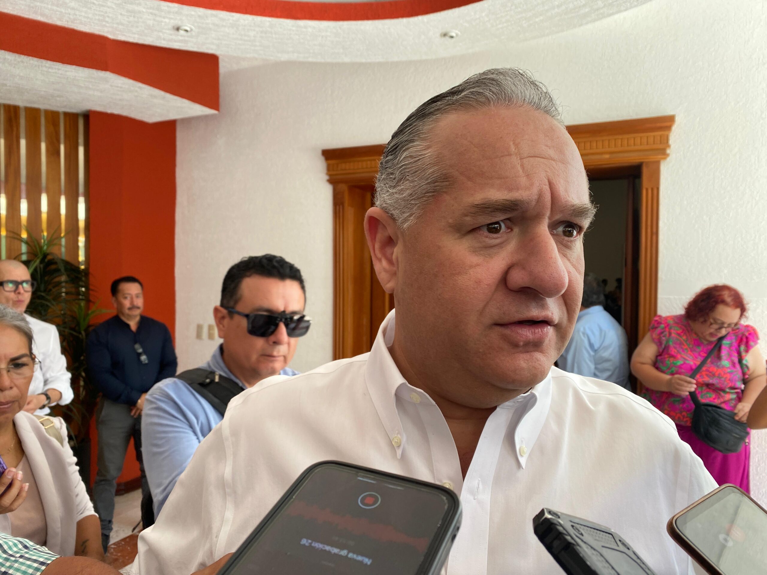 Adrián Oseguera respalda reforma electoral para terminar con el “dedazo”