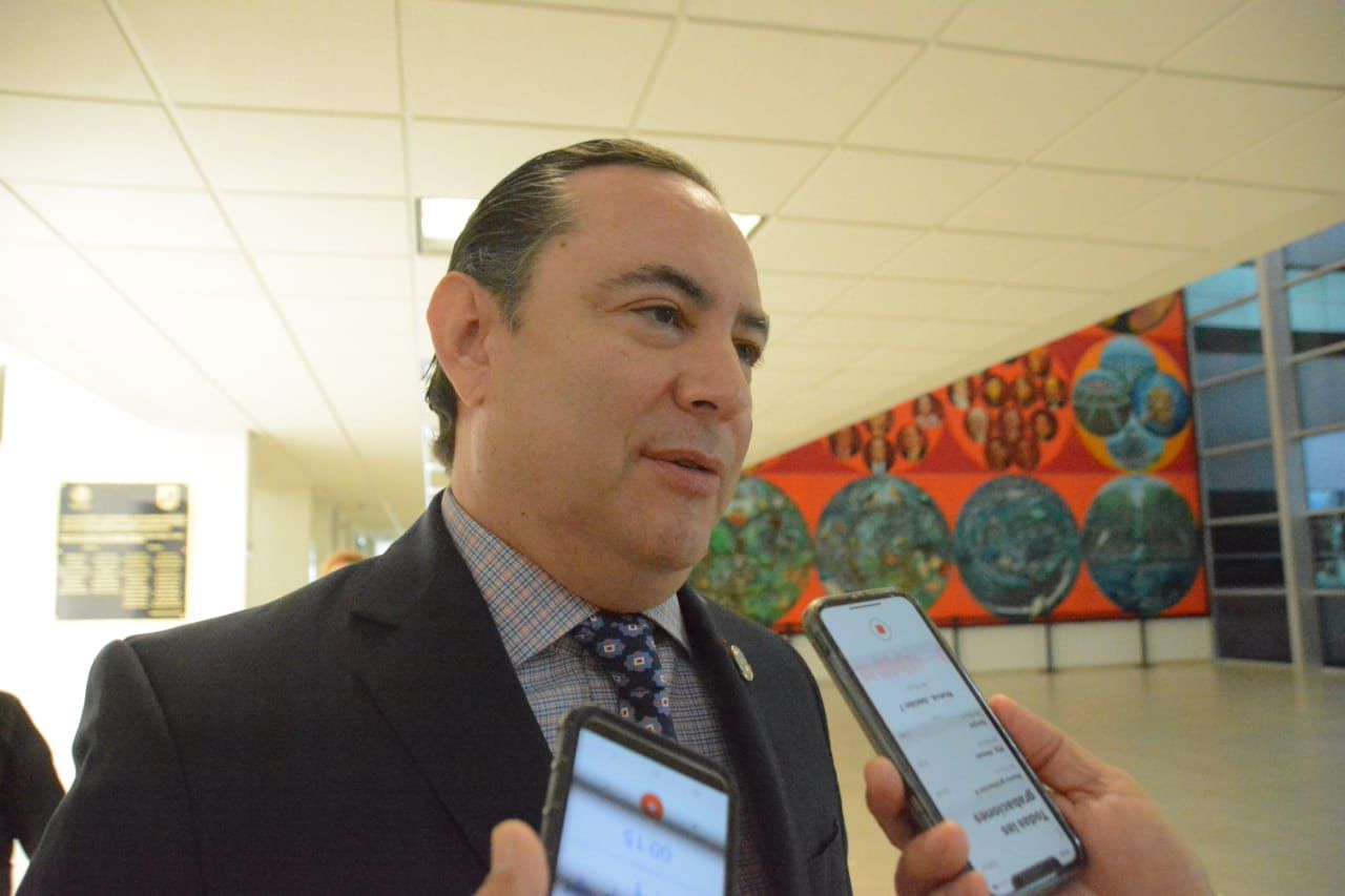 Diputado Sergio Ojeda impulsa sanciones de hasta 14 años de cárcel por cobro indebido de cuotas escolares