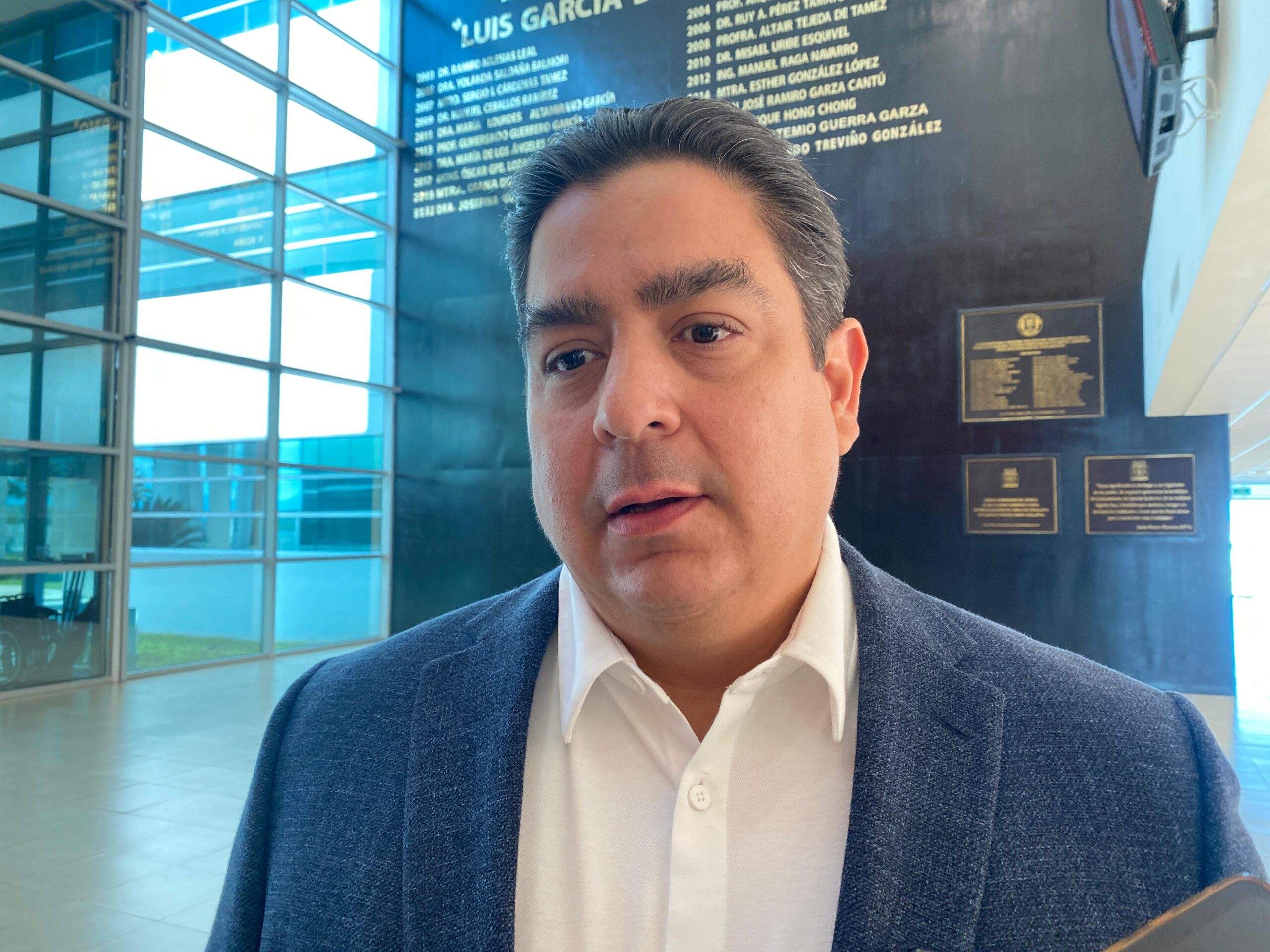 Cabeza de Vaca acusa vínculos de Morena con crimen organizado y exige transparencia