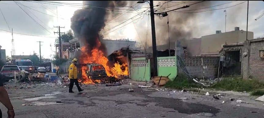 Fuerte explosión por acumulación de Gas en la Colonia Infonavit