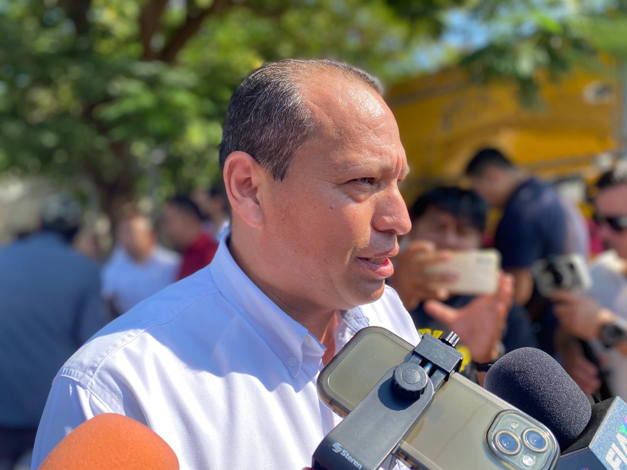 Reconocen docentes acciones municipales en favor de la educación y el abasto de agua
