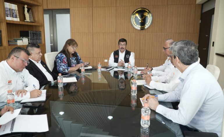 Evalúa rector avances institucionales de la UAT