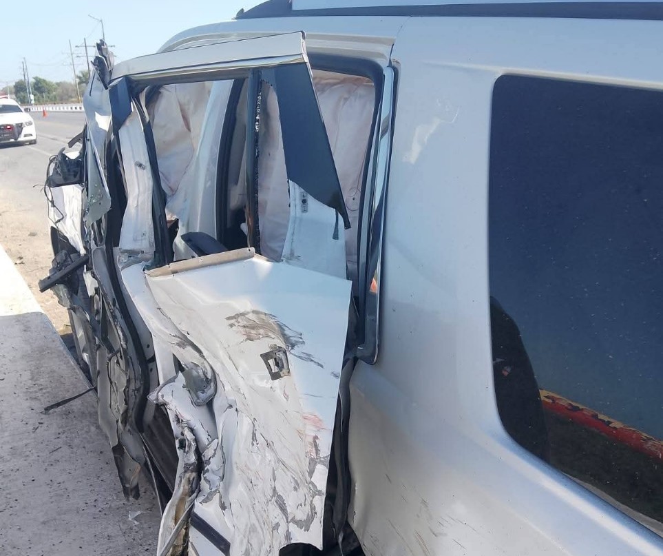 Alcaldesa de Soto la Marina sale ilesa tras fuerte accidente carretero