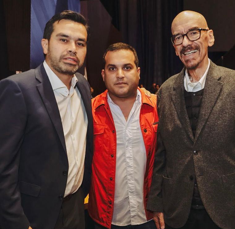 Juanjo Salazar asiste al cuarto informe de Samuel García en tiempo y forma