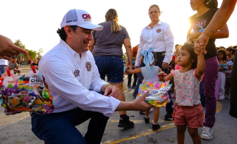 Celebra “Cheko” Ojeda Día de Reyes Magos con niñas y niños del distrito 3