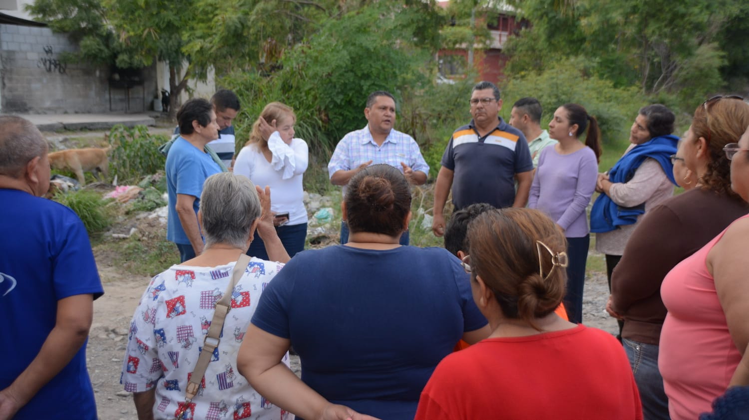Vecinos de la colonia Enrique Cárdenas exigen reapertura de vialidad y mejoras urbanas
