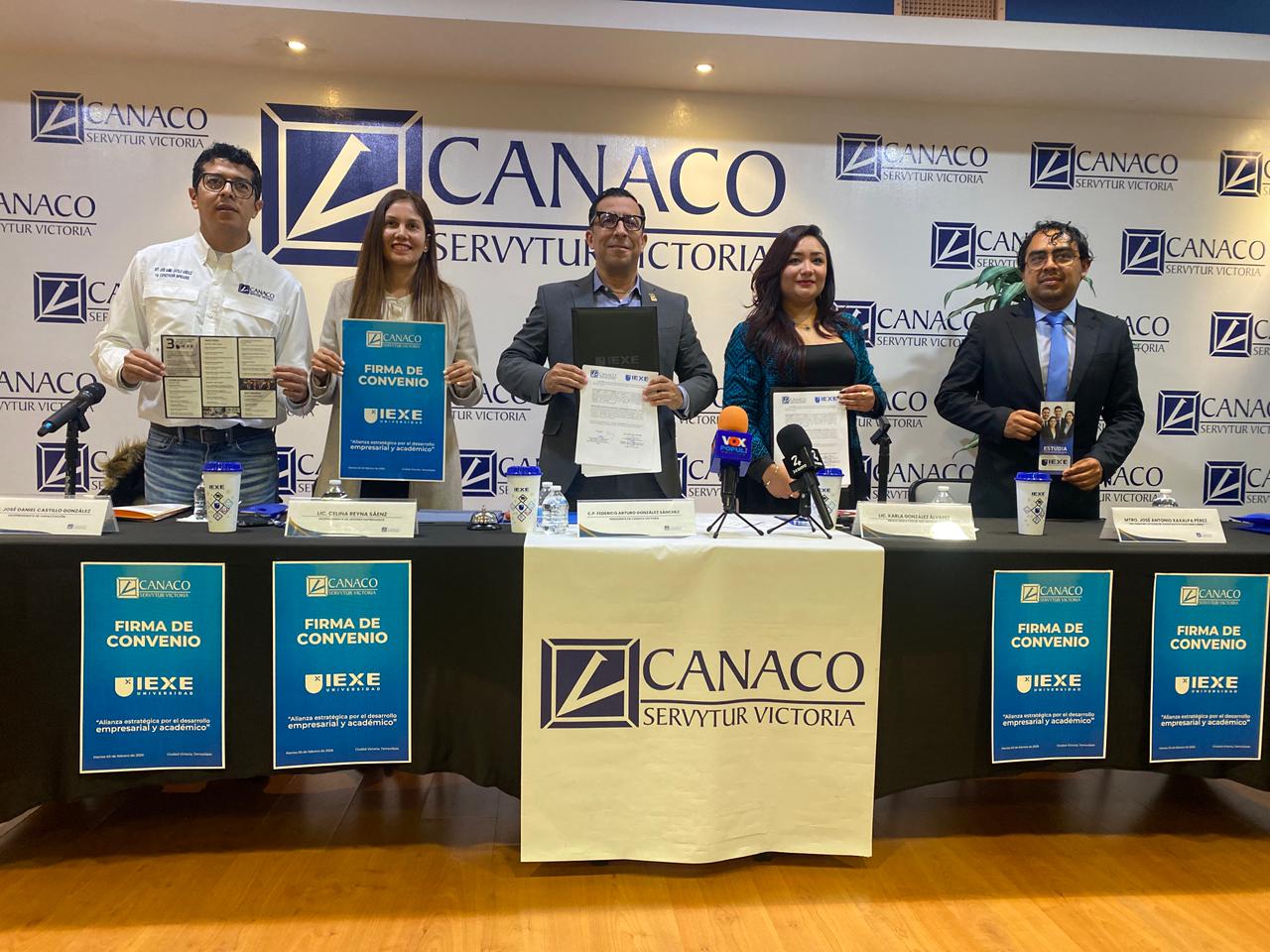 Ofrece IEXE Universidad becas del 81% en licenciaturas, maestrías y doctorados tras firma de convenio educativo