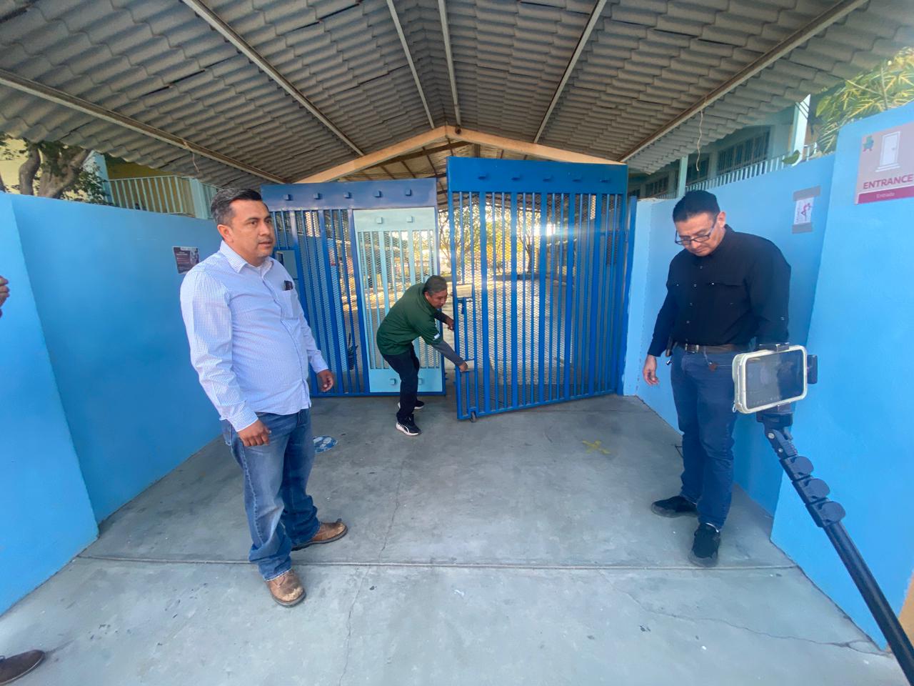 Autoridades firman acuerdos para atender conflicto escolar