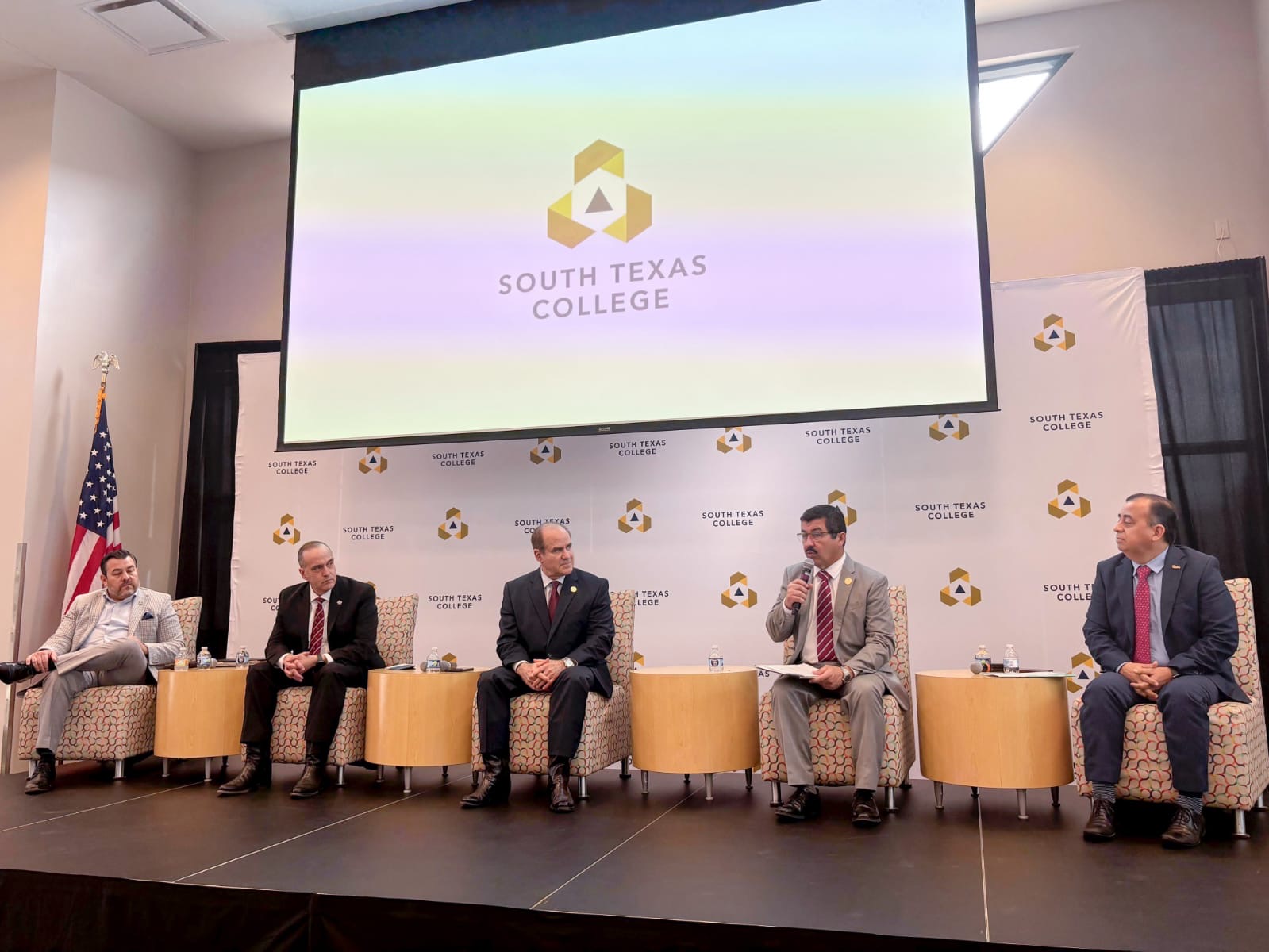 UAT y South Texas College impulsan encuentro binacional de educación