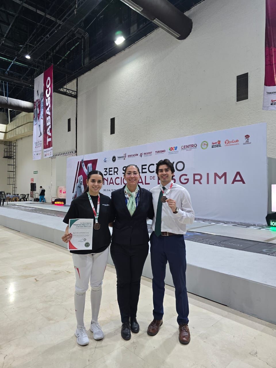 Destacan estudiantes de la UAT en Nacional de Esgrima