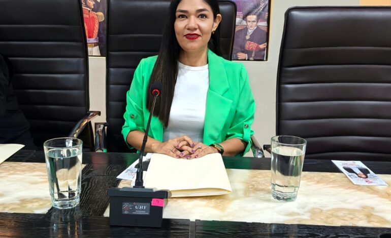 BASTA DE FLORES Y DISCURSOS : Mayra Ojeda exige presupuestos y resultados reales para las mujeres de Madero