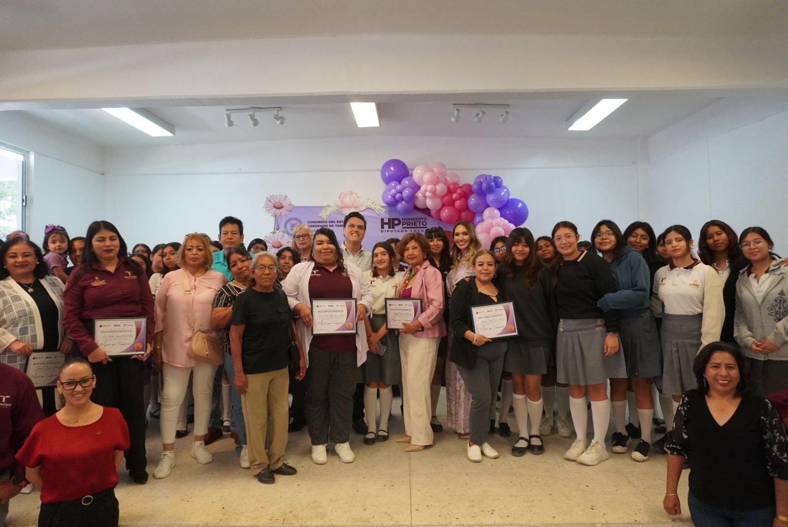 Humberto Prieto Herrera conmemora el 8M con el foro “Mujeres que Transforman”.