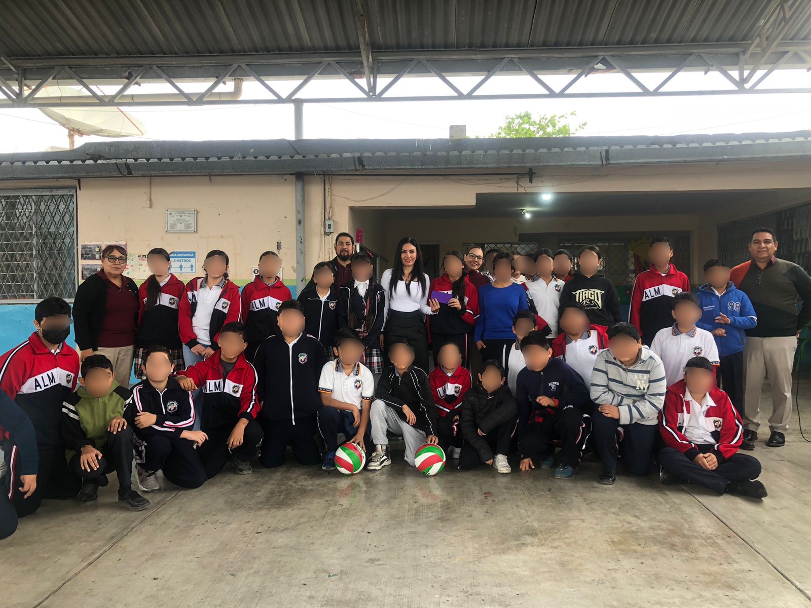 Refuerza Astrid Sontoya Muller apoyo a la educación en primaria Adolfo López Mateos