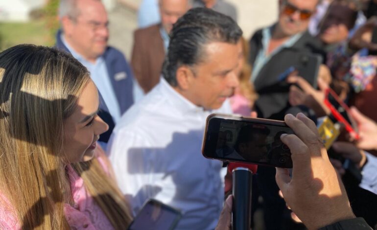 Gattás presume primer lugar en encuestas