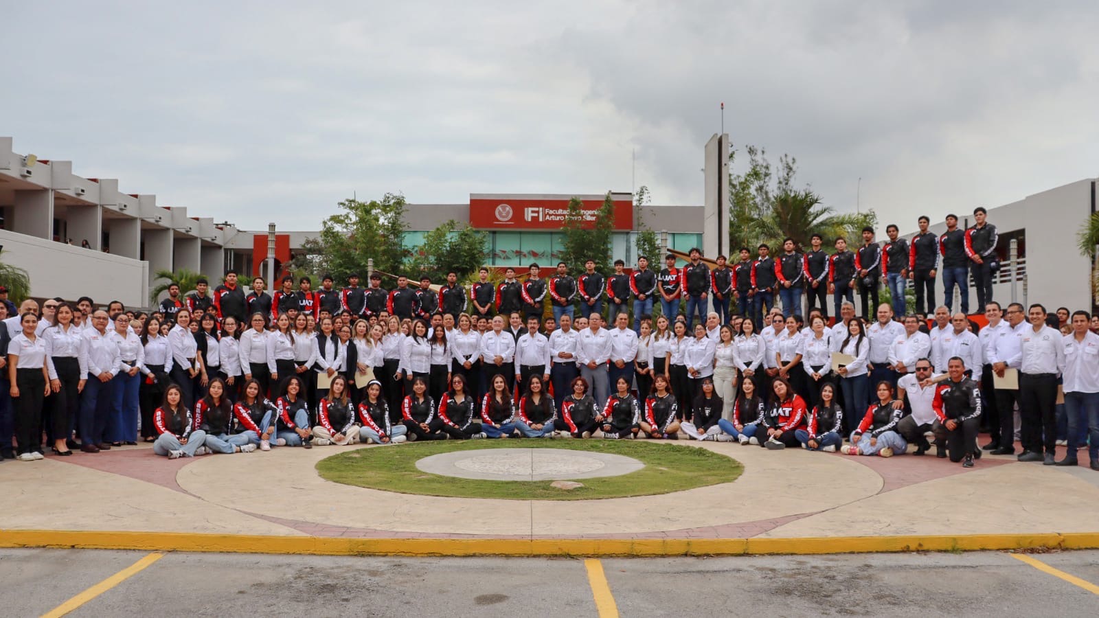 Forma UAT a estudiantes con más competencias para el mercado laboral