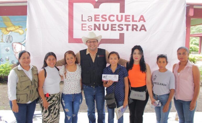 Gobierno Federal entrega en Tamaulipas tarjetas de ‘La Escuela es Nuestra’