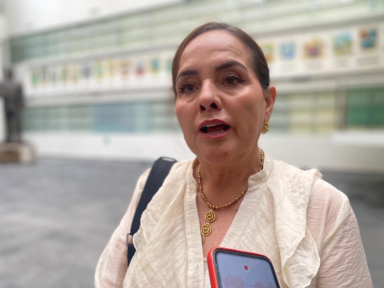 Yuriria Iturbe respalda continuidad del ciclo escolar y descarta renuncia del secretario de Educación