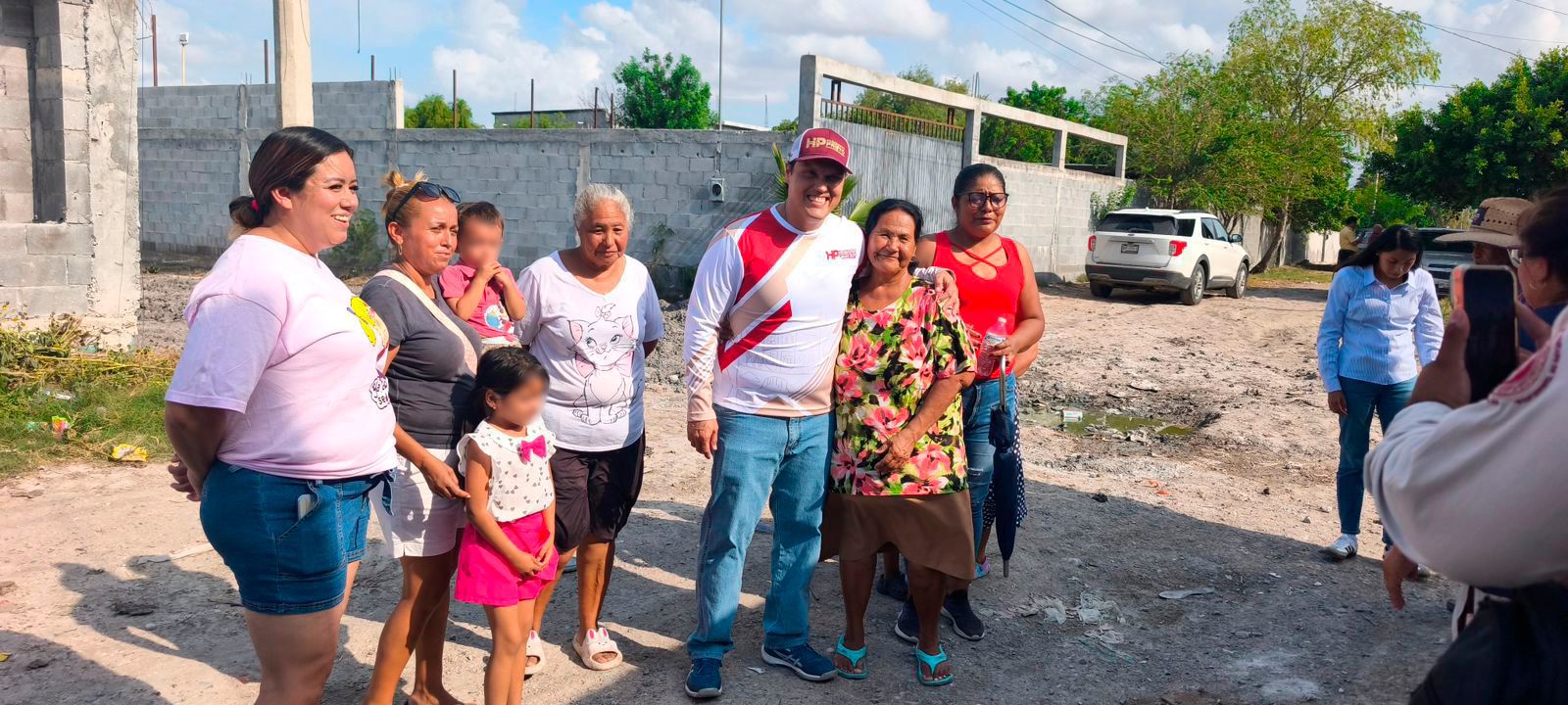 Recorre HP colonias, atendiendo en territorio a los reynosenses.