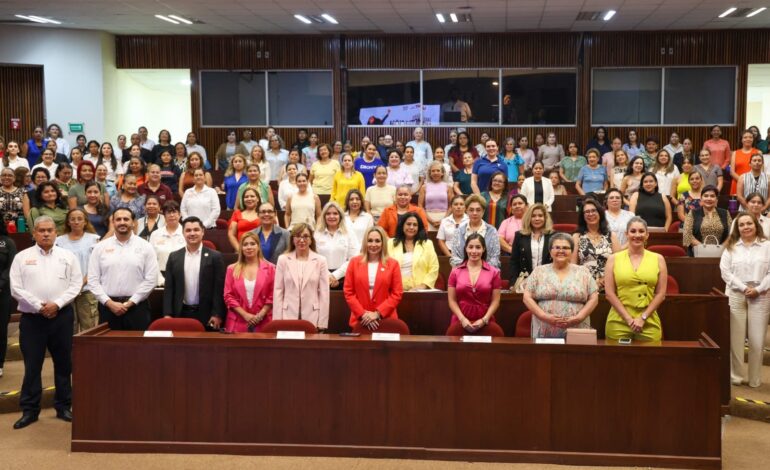 Impulsa la UAT talleres de motivación y liderazgo para mujeres