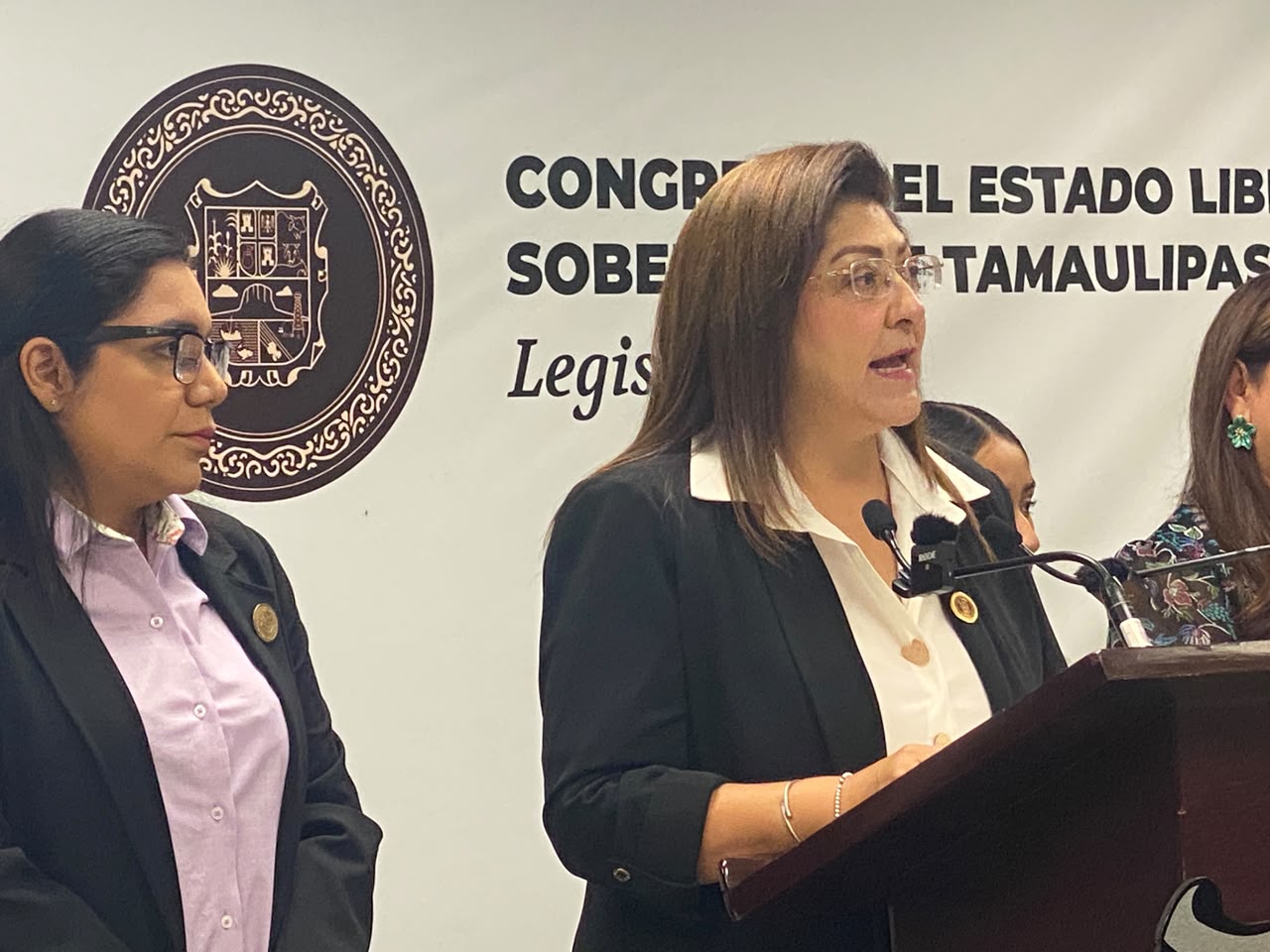 Va Congreso contra el acecho digital y la violencia económica contra las mujeres