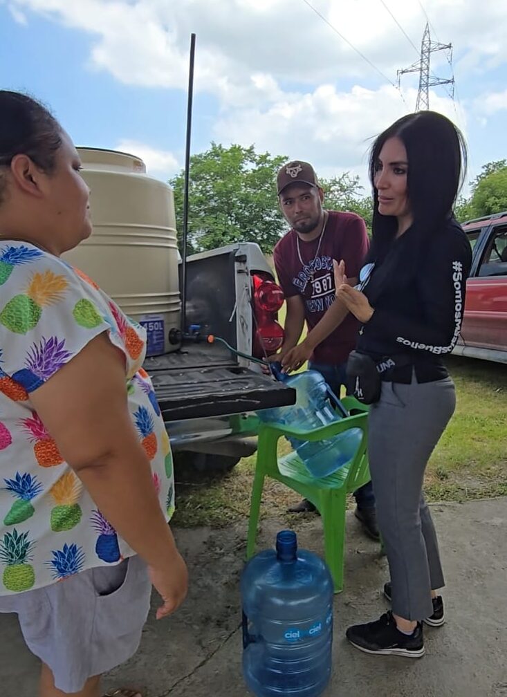 Astrid Sontoya encabeza brigada médica y de servicios en el ejido El Abra
