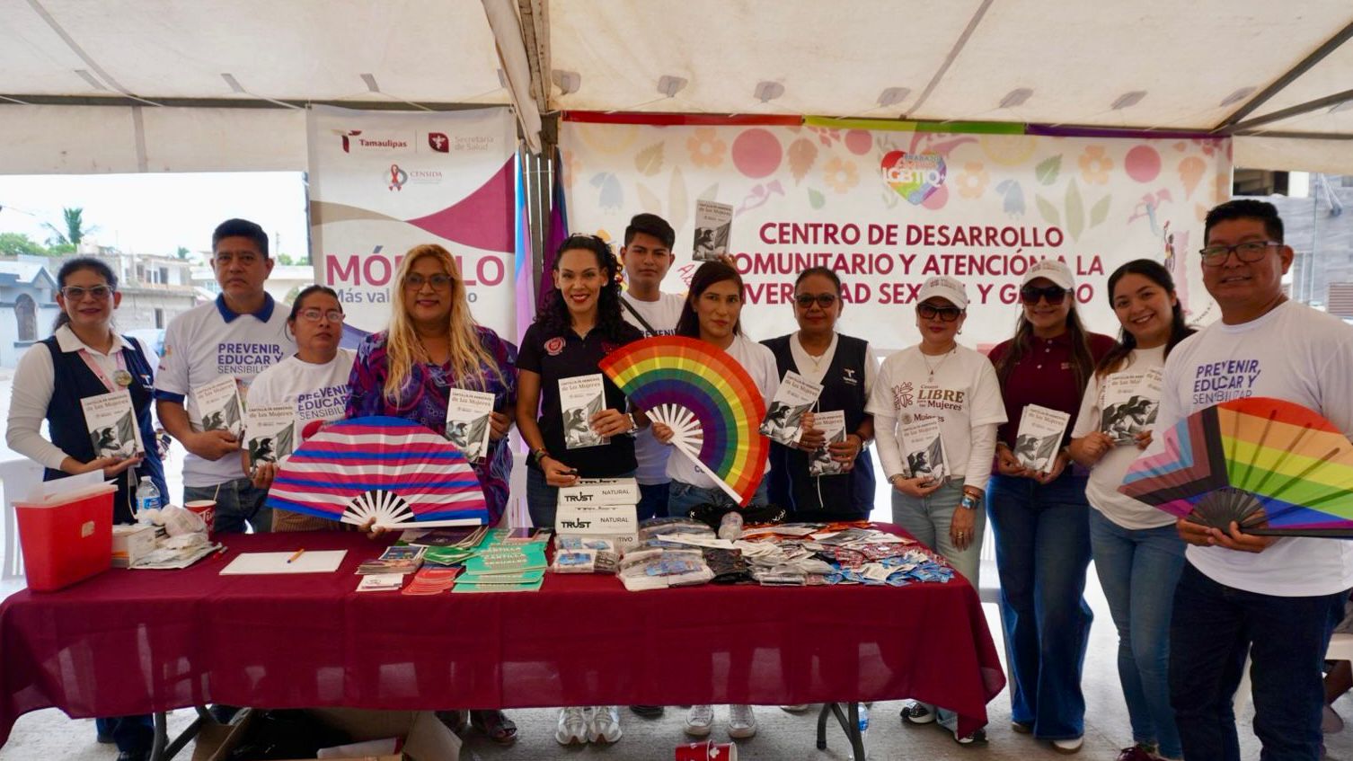 Acerca Cynthia Jaime apoyos y servicios a familias de Ciudad Madero con el Comayemóvil
