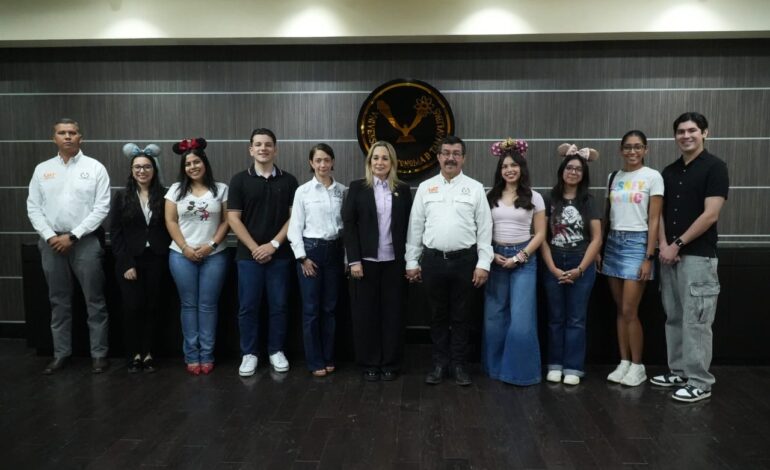 Envía UAT segunda generación de alumnos al programa intercultural de Disney