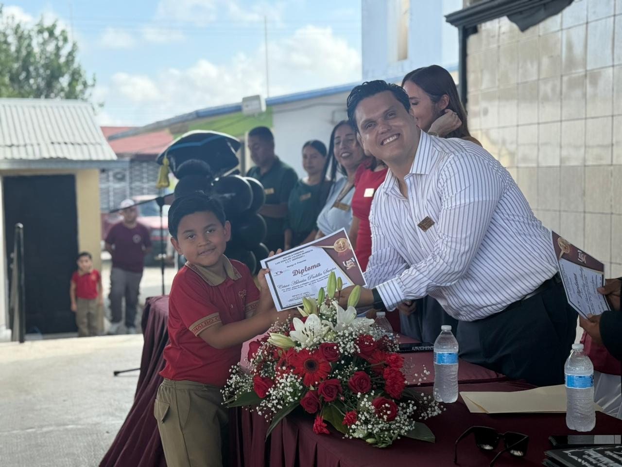 Continúa Humberto Prieto impulsando la educación; felicita a nuevos graduados de Reynosa