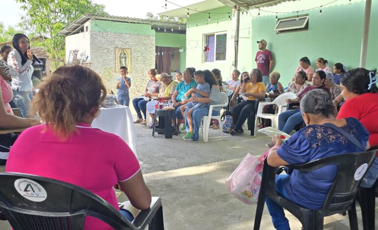 Astrid Sontoya fortalece su cercanía con las comunidades