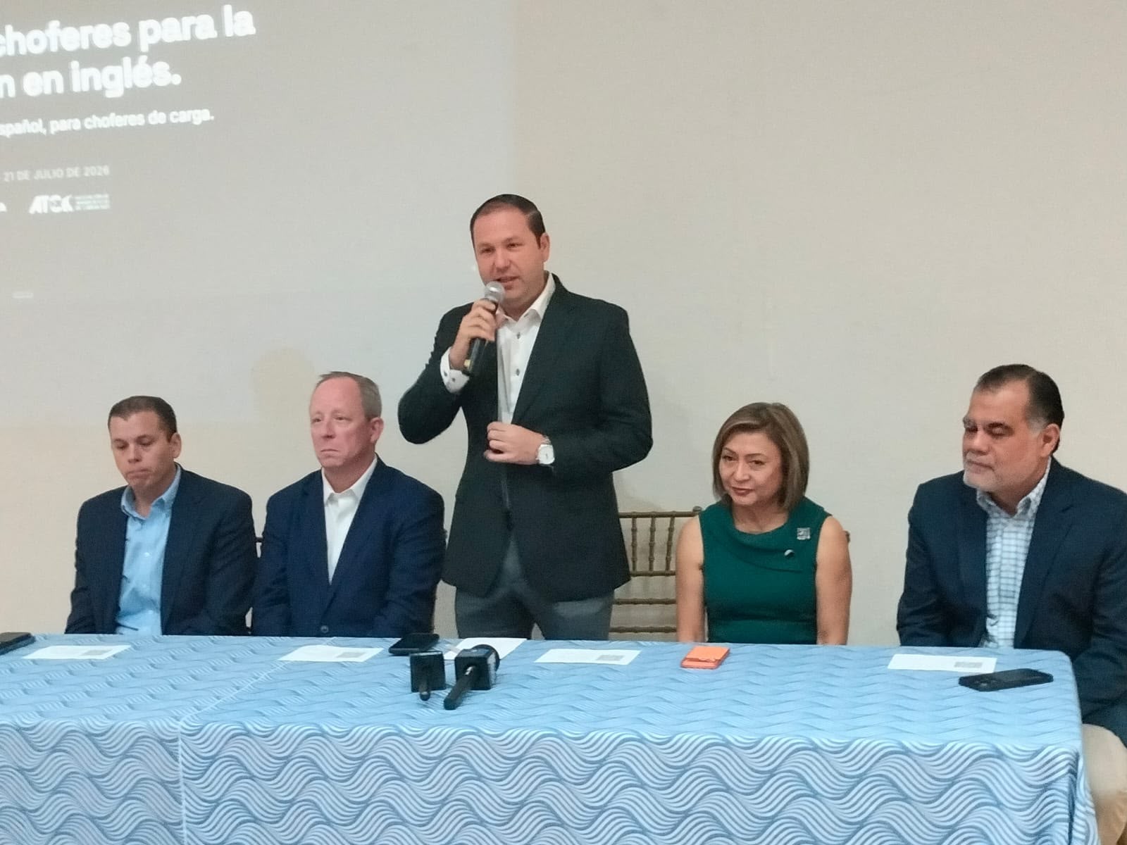 Capacitará IA a Operadores B1 y Transfers en Idioma Inglés