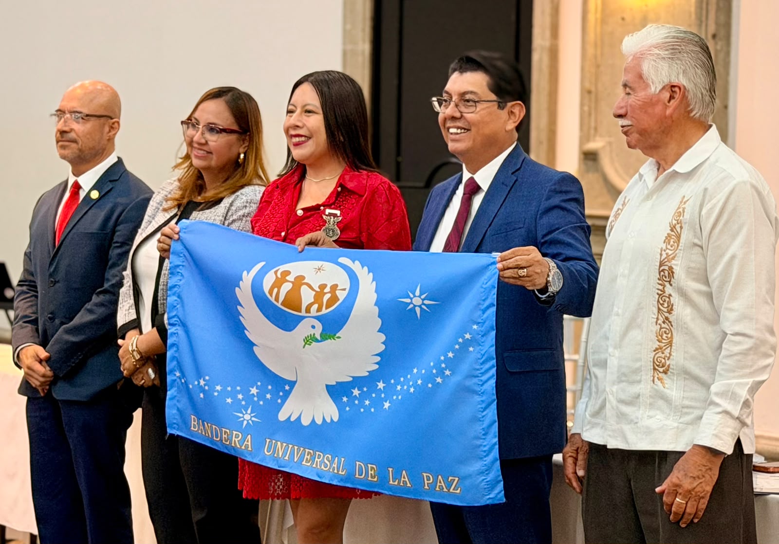 Histórico: Marcelo Olán Mendoza y su fundación reciben la Bandera de la Paz en Reynosa