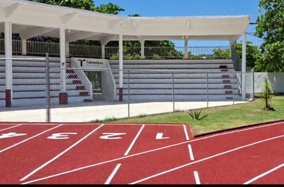 Solo el Gobierno del Estado escuchó: rehabilitan la pista de tartán del Parque Zaragoza.
