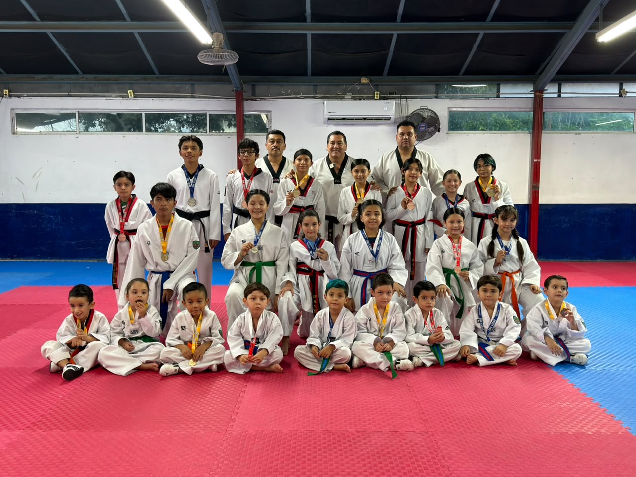 Gimnasio 11 Mina destaca en el Selectivo Estatal de Taekwondo