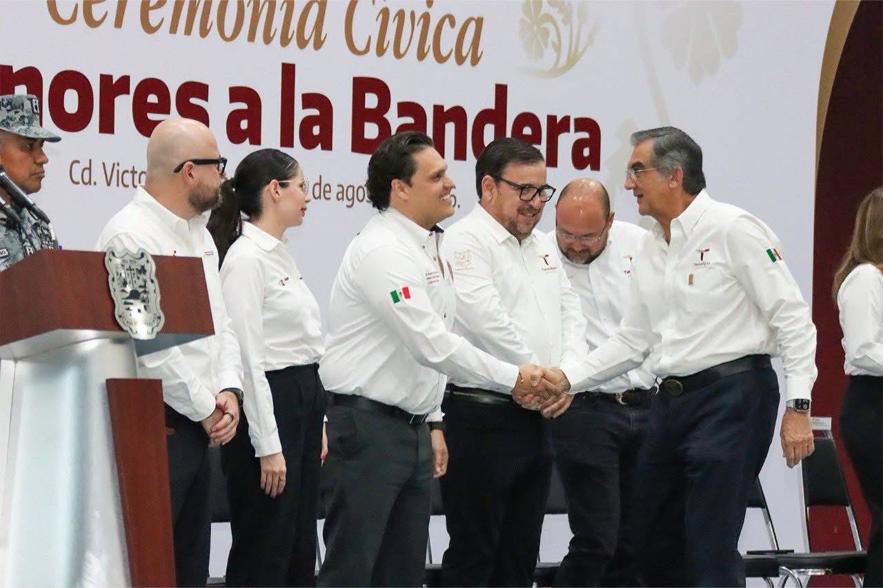Iniciamos nueva semana, junto al Gobernador Américo Villarreal en los honores a la Bandera: HP.